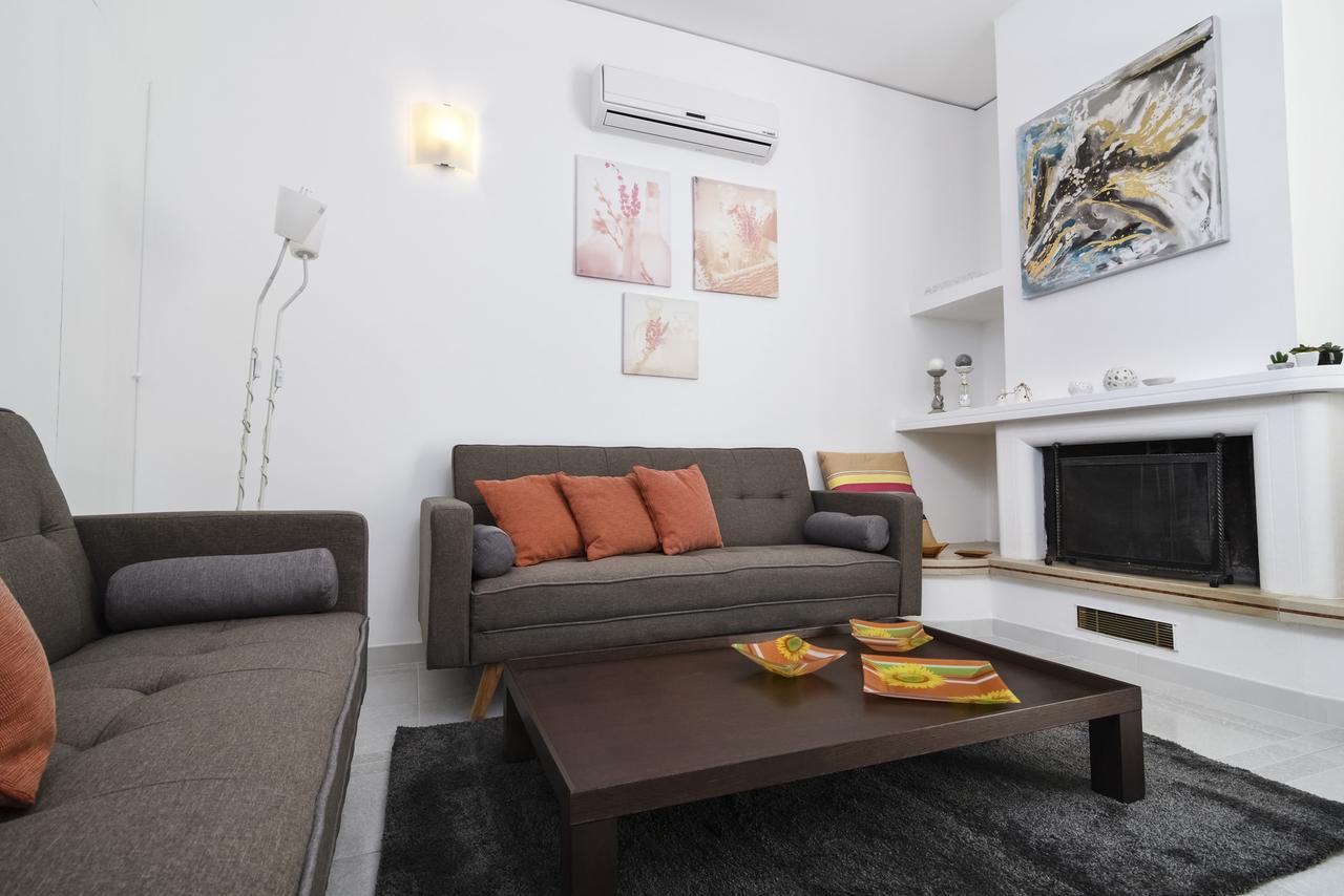 B&B Villa Genny A Pochi Passi Dal Mare ซานกาตัลโด ภายนอก รูปภาพ